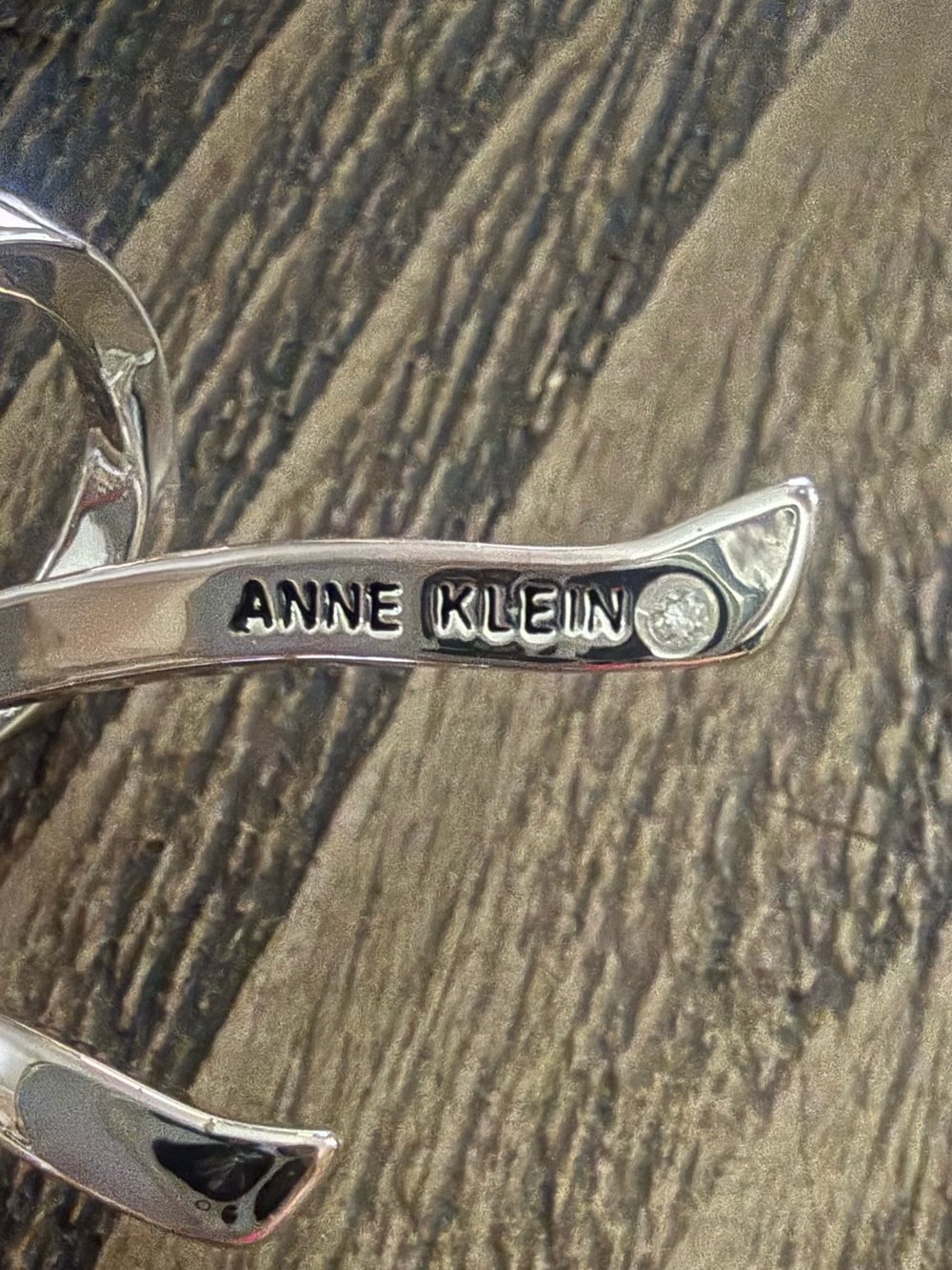 Anne Klein Silver Rhinestone Bow Brooch - Picture 3 of 5
